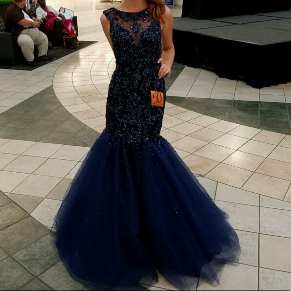 Backless beaded gown (Prom & Pageant Dress) - Picture 6 of 6
